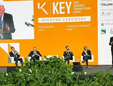 İtalya'nın Rimini kentinde bulunan 2024 önemli enerji fuarına seçnova'nın başarılı katılımını kutluyor